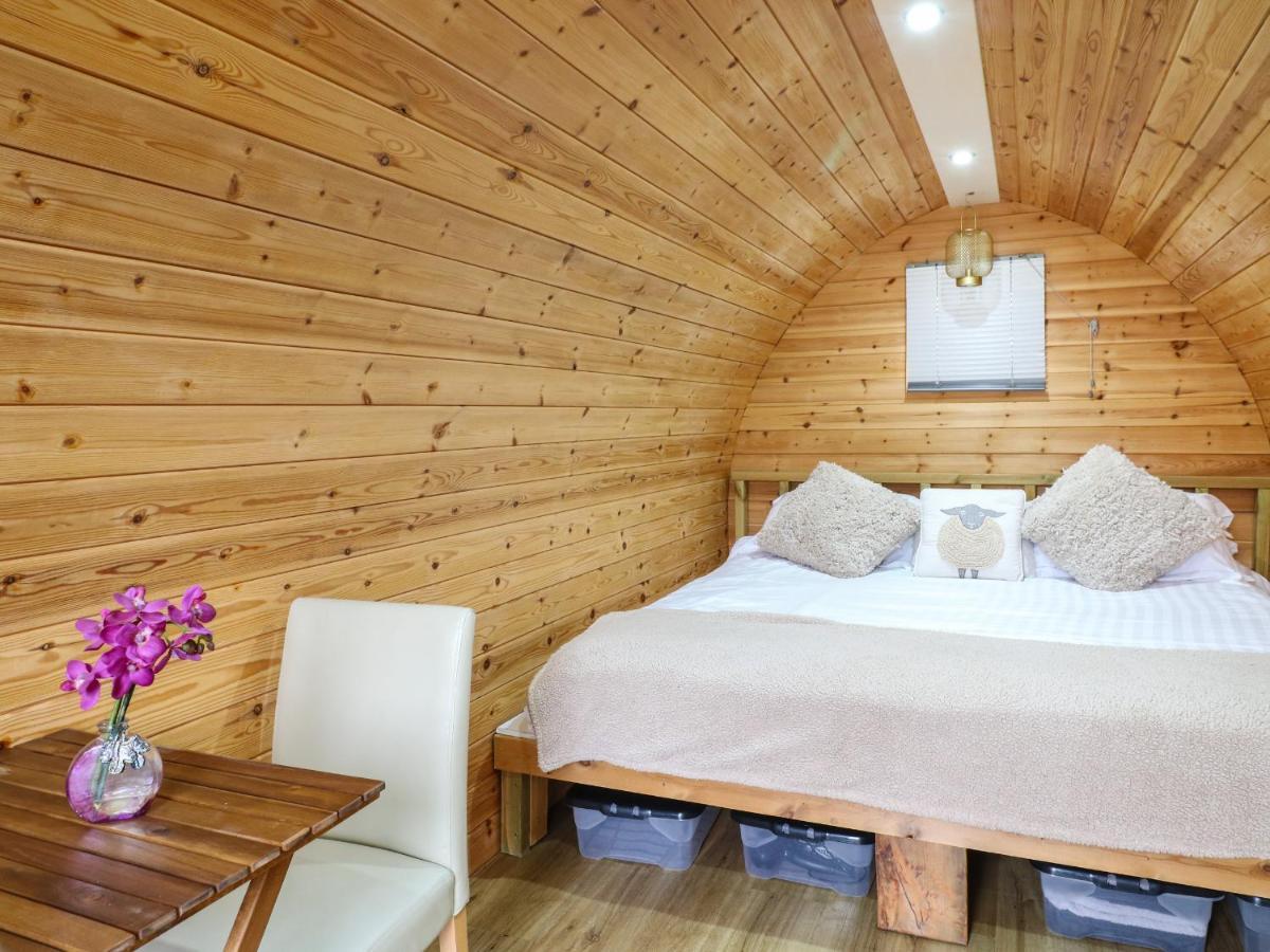Вилла The Pod At Bank House Farm Стаффорд Экстерьер фото